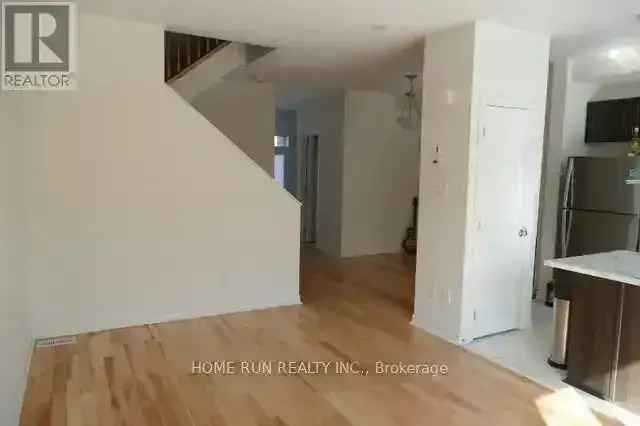 623 LAURALEAF CRESCENT Townhouse in Ottawa