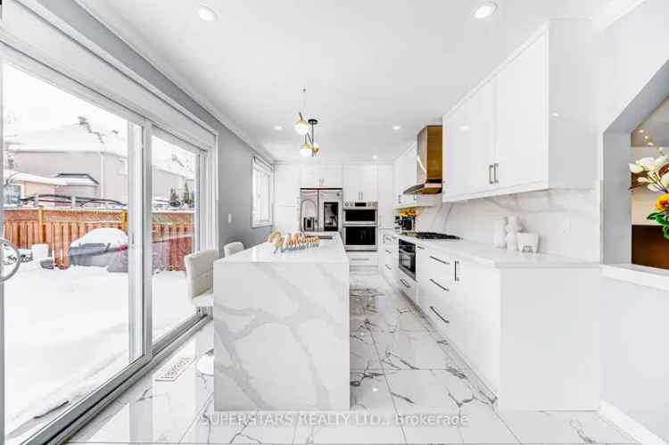 Luxury Detached Home in Berczy with Gourmet Kitchen and Top Schools