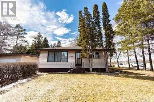 House For Sale in Montgomery Place Saskatoon