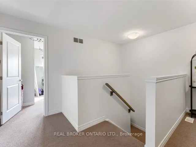 Townhouse For Sale in Welland, Ontario