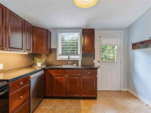 House For Sale in Caledonia, Ontario