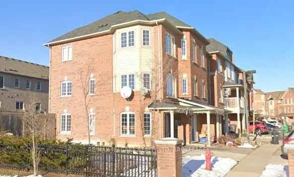 Freehold Townhome 3 Bed 4 Bath 1850 Sq Ft Near Hwy 407 401