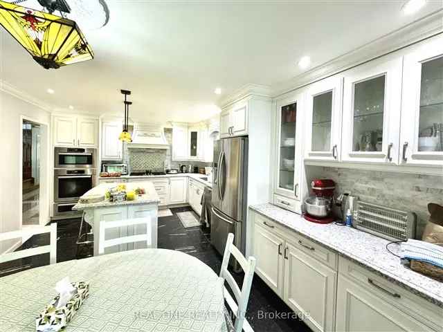 4 1 Bedroom Family Home in Oakville Wedgewood Creek