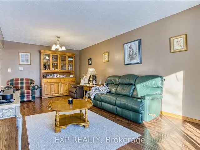 Beautiful Raised Bungalow in Niagara Falls Perfect for Families and Investors