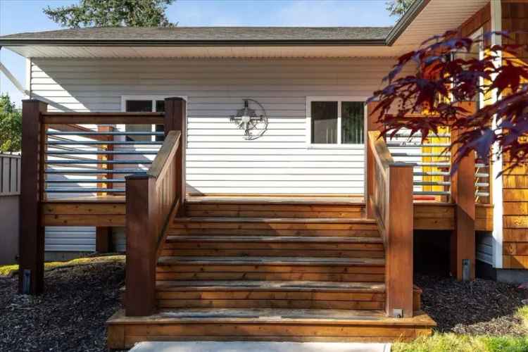 Nanoose Bay Updated 4 Bed 2 Bath Home with Spa-Like Bath and Private Oasis