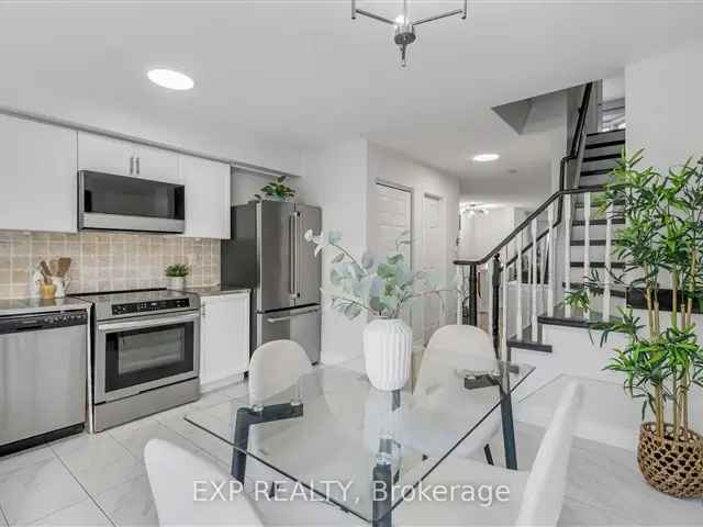 Updated 3-Bedroom Townhouse in Applewood Mississauga