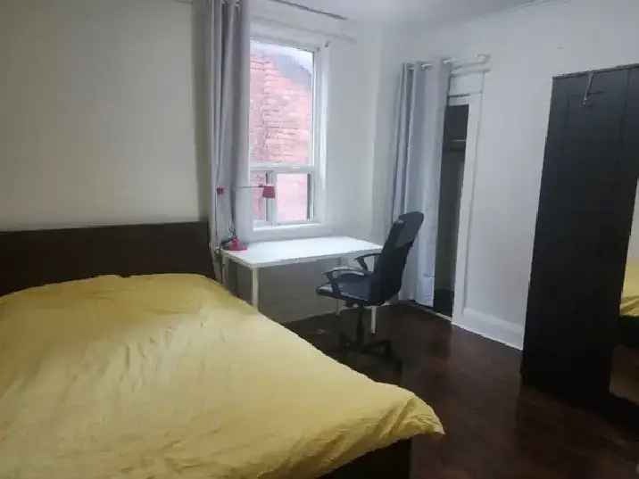 Room for rent from Nov 1st - Woman only