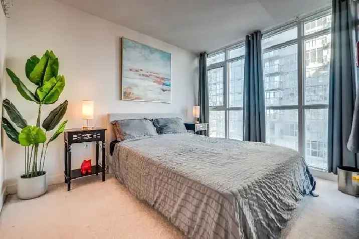 Downtown Toronto Lakview 2 Beds Condo nr CN Tower, Union Station