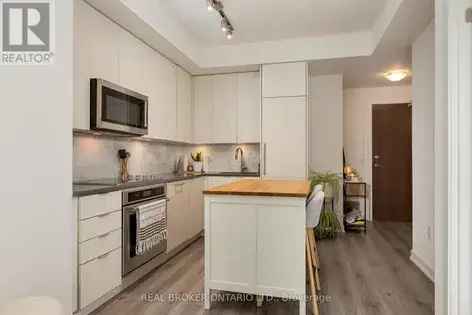 1 room apartment of 421 m² in Toronto