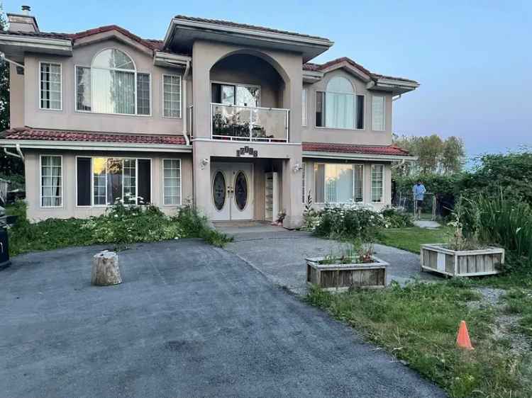 A $3,000,000.00 House with Acreage with 9 bedrooms in Cloverdale BC, Cloverdale