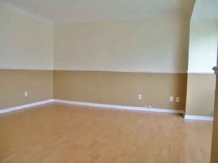 House Main Floor 2 Bedrooms Ottawa East Available Now