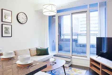 3 rooms student apartment of 304 m² in Toronto