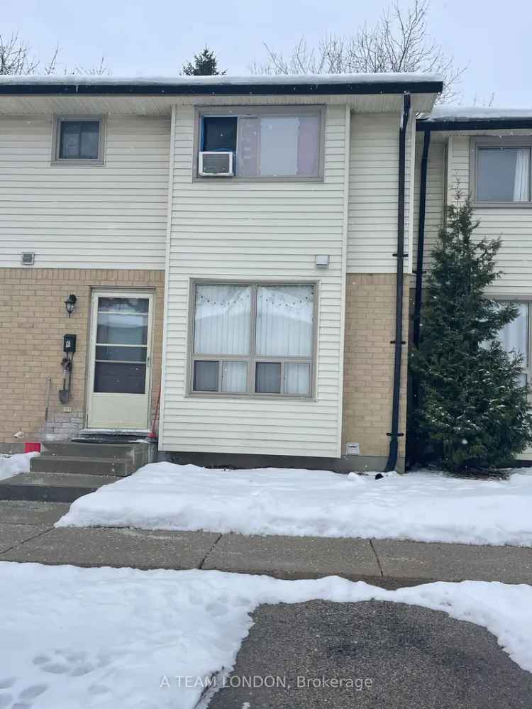 Townhouse For Sale in O'Connor Township, Ontario