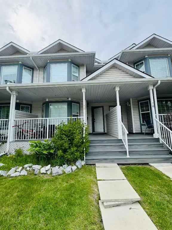 Townhouse For Rent in Calgary, Alberta