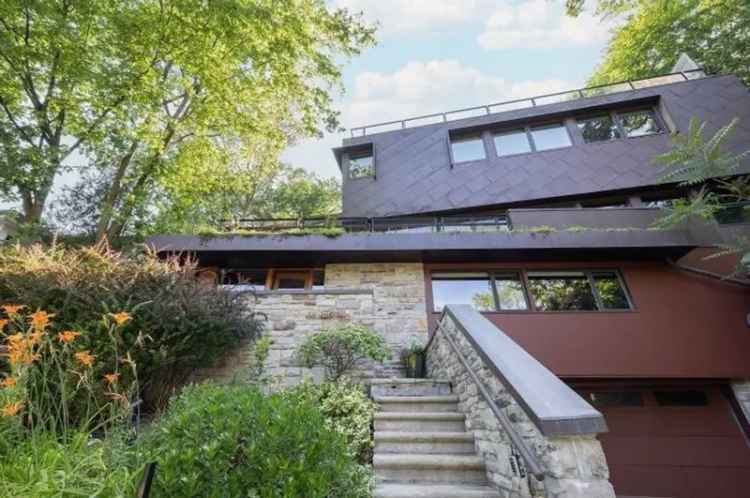 Sold: Inside an Asymmetrical Home Built Into Former Toronto Ski Hill