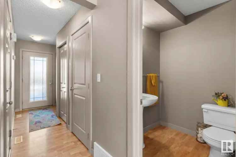 Beautiful Half Duplex in South Terwillegar Under 400000