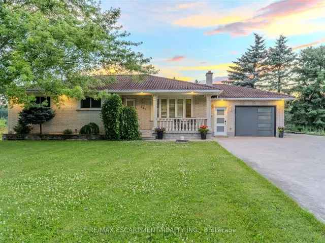 Rural Gem: 4 Bedroom Brick Bungalow with Pool and Workshop