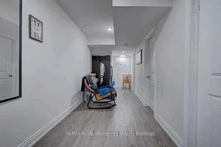 House For Sale in Toronto, Ontario