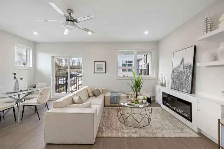 A $999,000.00 Townhouse with 4 bedrooms in Sullivan Station, Surrey