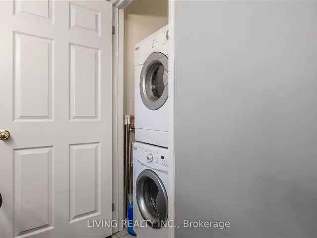 Townhouse For Sale in Toronto, Ontario