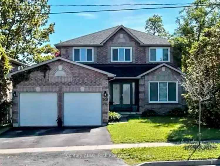 Buy beautiful home in Barrie's Ardagh community with custom features