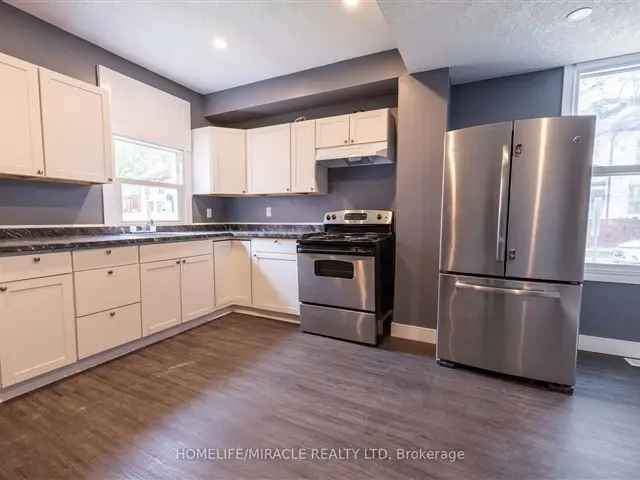 House For Sale in Brantford, Ontario