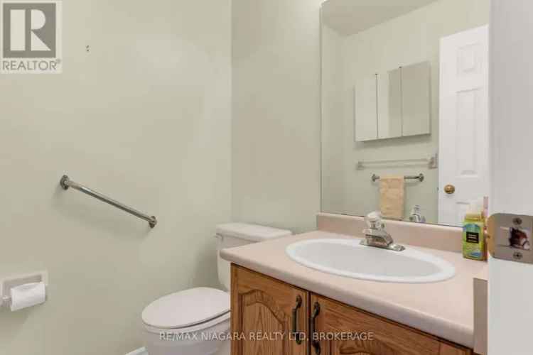 Family Home in Fonthill 4 Bed 3 Bath