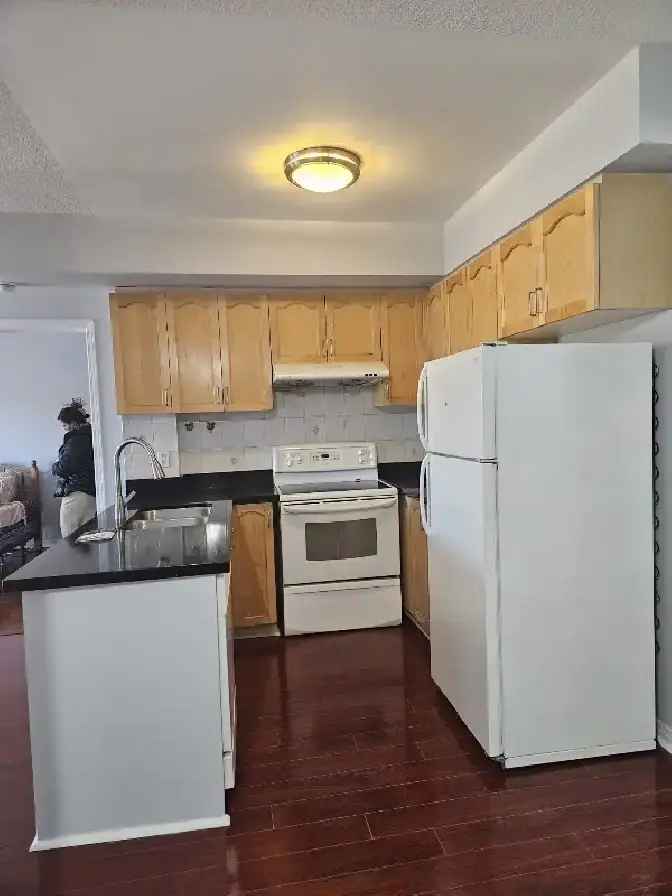 2 bed   1 den   2 bathroom condo near STC for rent. March 1st