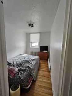 3-Bedroom 59m² Apartment in Quebec - Renovated Bathroom