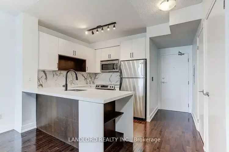 Rent 1 Bedroom Apartment in Toronto with Modern Finishes and City Views