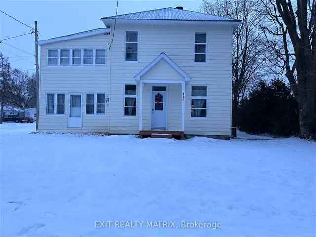 Charming 2-Storey Victorian Home in Alexandria