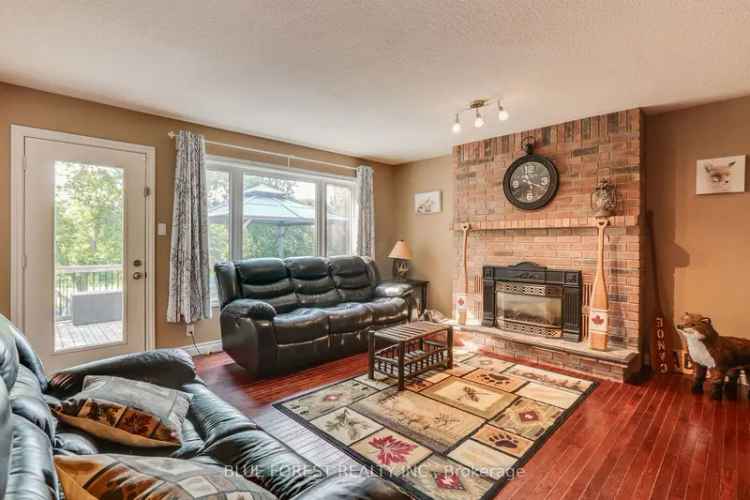 House For Sale in Thames Centre, Ontario