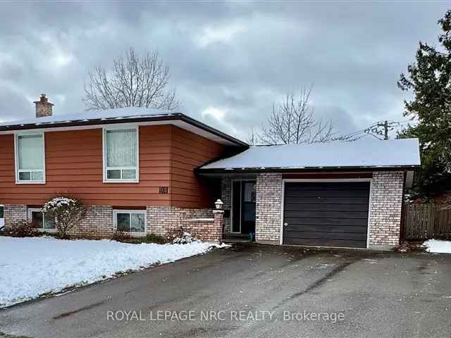 Versatile Dual-Family Home Near Niagara College