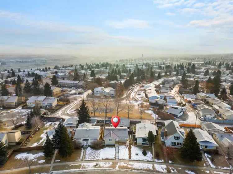 House For Sale in Calgary, Alberta