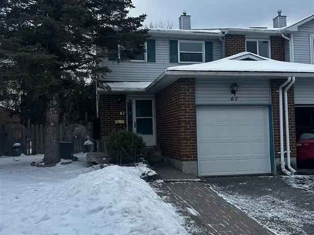 Townhouse For Rent in 67, Sundback Lane, Ottawa, Ontario