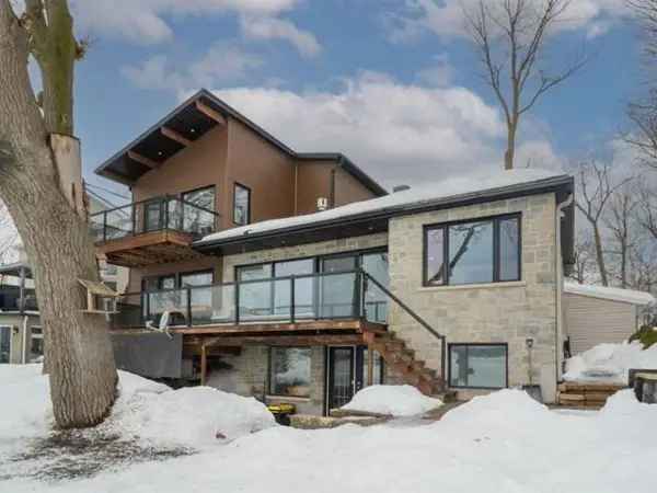 Two or More Storey House for Sale Waterfront Montérégie