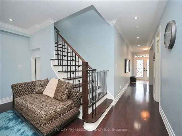 House For Sale in Brampton, Ontario