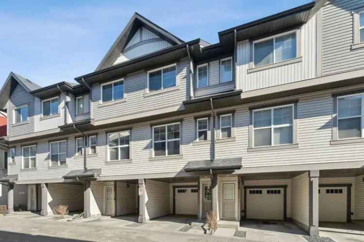 House For Sale in Calgary, Alberta