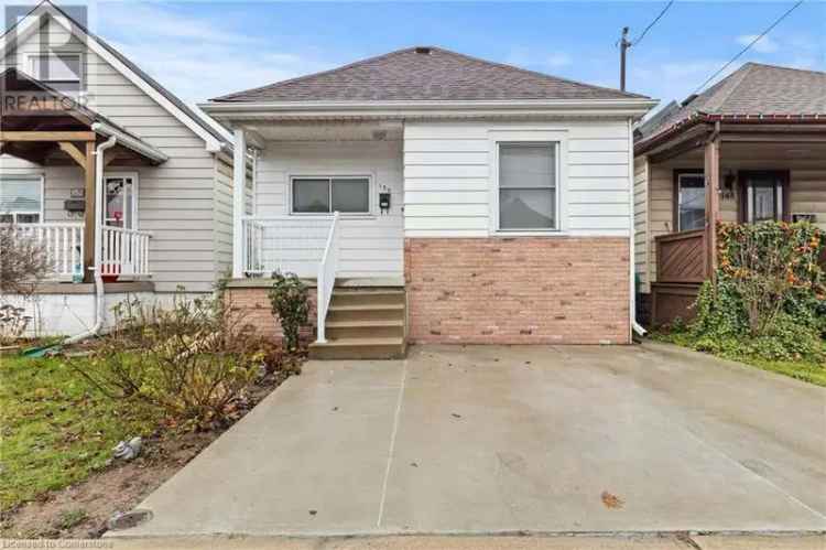 3-Bed 1-Bath Bungalow in Hamilton East End