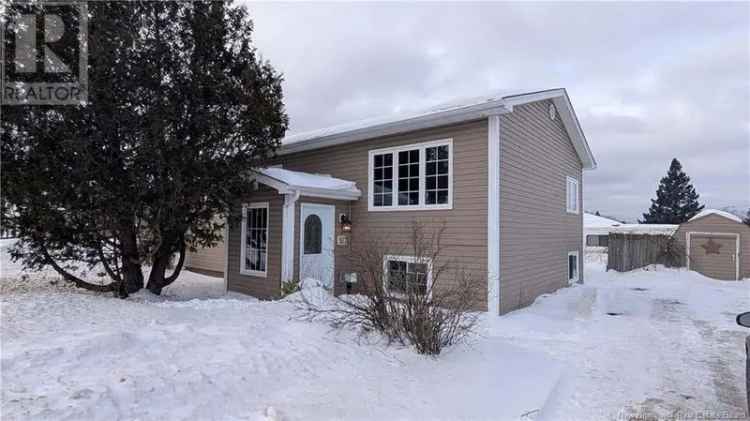 3 Bedroom Riverview Home - Large Lot & Finished Basement