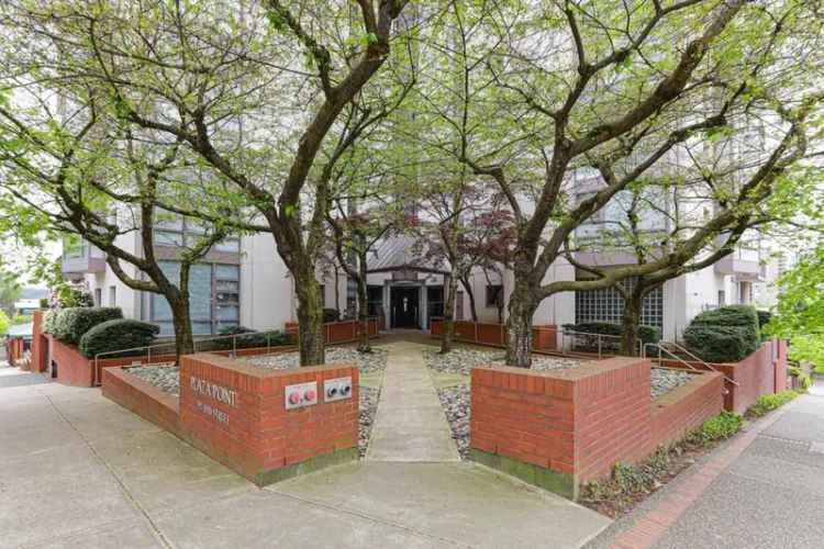 Updated 1-Bedroom+Den Condo in Downtown New Westminster