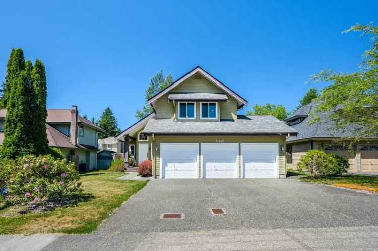Elegant 2-Storey Home in Fraser Heights
