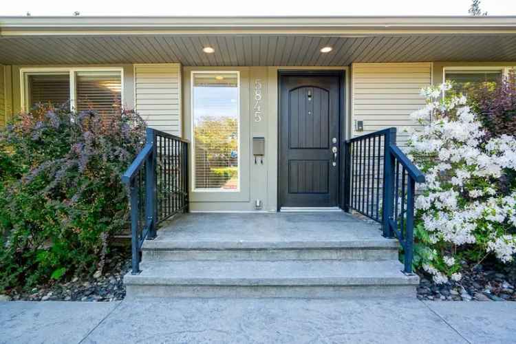 6 Bedroom Rancher Cloverdale Hilltop 3500 Sqft Modern Updates Legal Suite