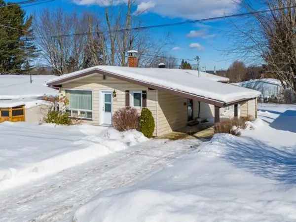 Magog Bungalow for Sale Near Lake Memphremagog