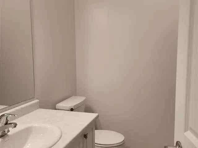 Townhouse For Rent in Markham, Ontario