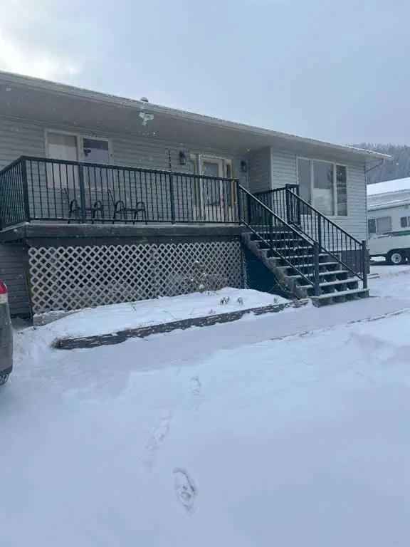 House For Rent in Municipality of Crowsnest Pass, Alberta