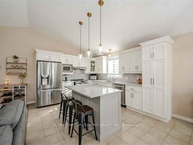 Stunning 3-Bedroom Detached Home in Laurentian West Williamsburg