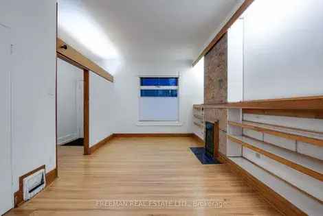 3 rooms house of 1022 m² in Toronto