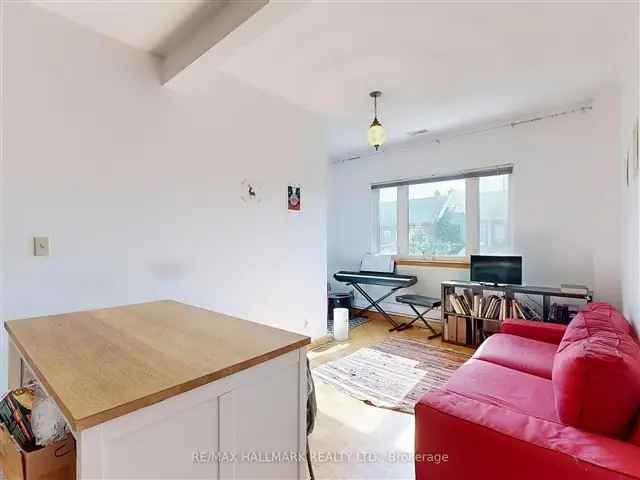 House For Sale in Toronto, Ontario