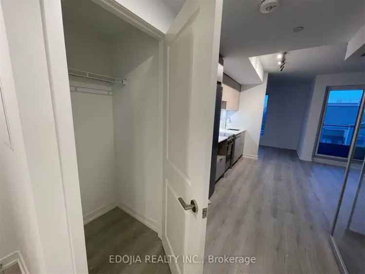 Condo For Rent in Toronto, Ontario